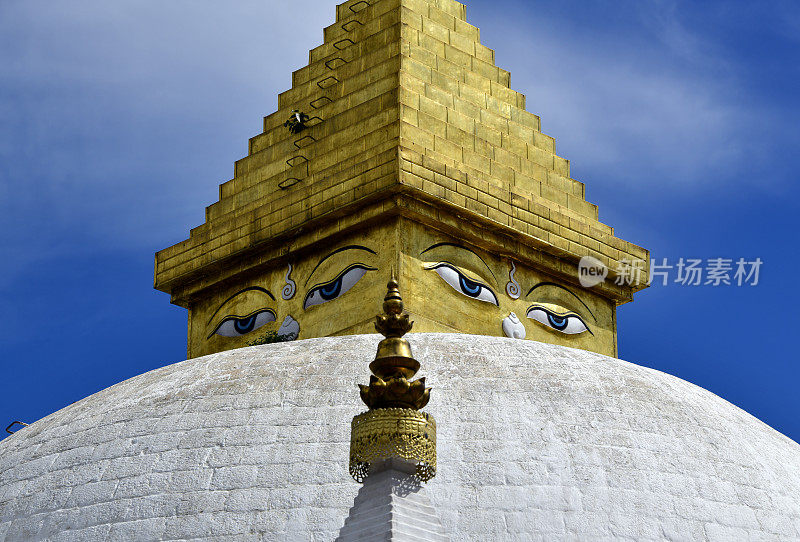 尼泊尔风格的chorten -佛的眼睛在所有四个基本方向，Wolakha庵，Punakha，不丹